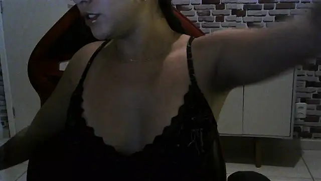 Chatroom XXX en direct de Lau_monte
