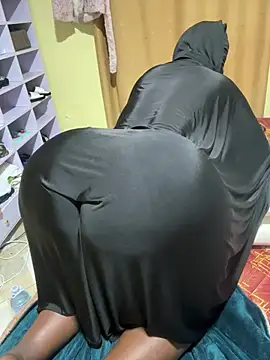 Blackbigbooty1 Adlı Modelin Canlı XXX Sohbeti