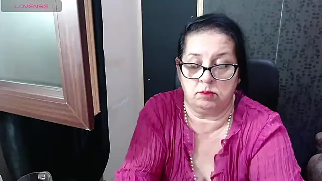 دردشة MissSanjanne الجنسية المباشرة