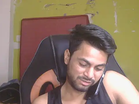 Stubborndesiboy Chat XXX live
