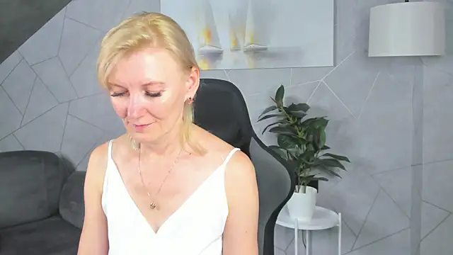 צ'אט XXX בשידור חי של Julie_Lucas