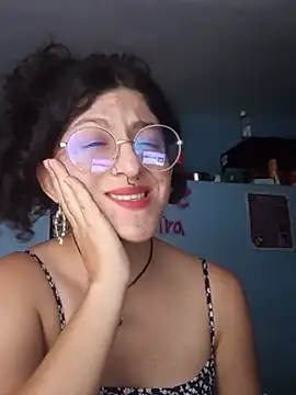 دردشة LoveElectra الجنسية المباشرة