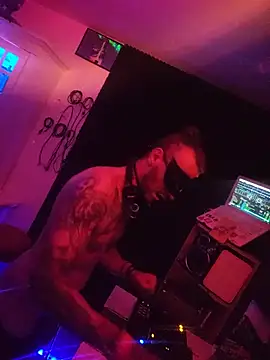 DarkVikingmale Pertunjukan Webcam