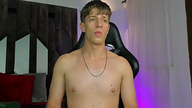 הופעת וובקאם של Ostin_Saints