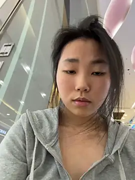 XIAOnaimao-001's Live XXX Chat