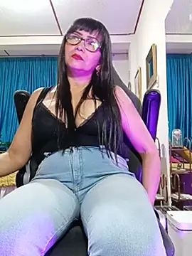 kelly_squirting Chat XXX in diretta