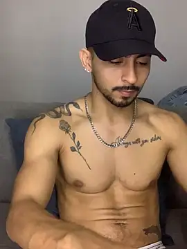 NicolasChest_xxx Chat XXX in diretta