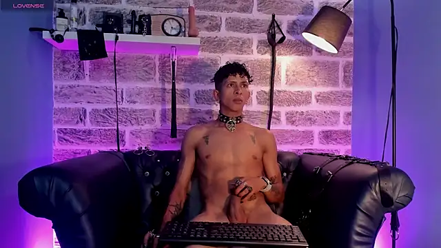 Maximoking26's Live XXX Chat