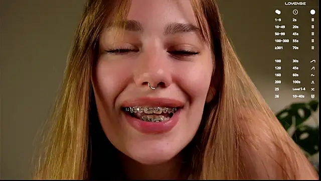 LittleTess – Naživo XXX chat