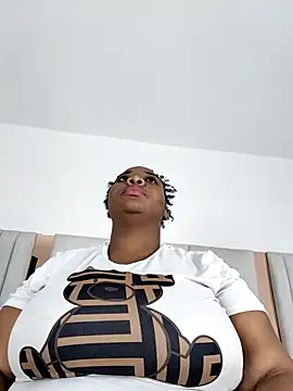 Breisy_bigboobs Chat XXX in diretta