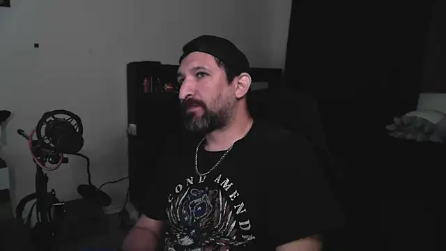 DevilPup75_ élő XXX-chatje