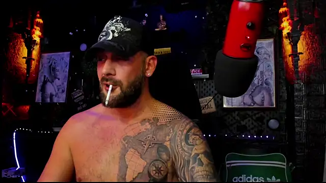 Онлайн чат XXX LexHardy