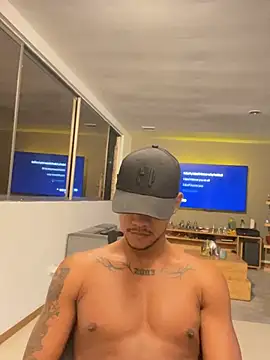 Apolo03_ live XXX chat