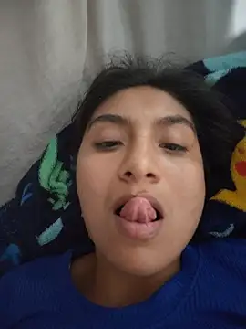 Uvit Adlı Modelin Canlı XXX Sohbeti