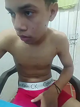 curious_straight_guyのライブXXXチャット