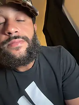 Chat XXX en directo de HungStr8Lightskin
