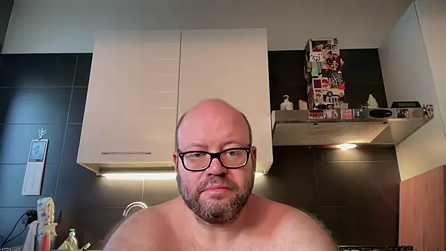 theitalianbear Adlı Modelin Canlı XXX Sohbeti