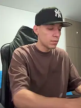 Chat XXX Live bully_boss