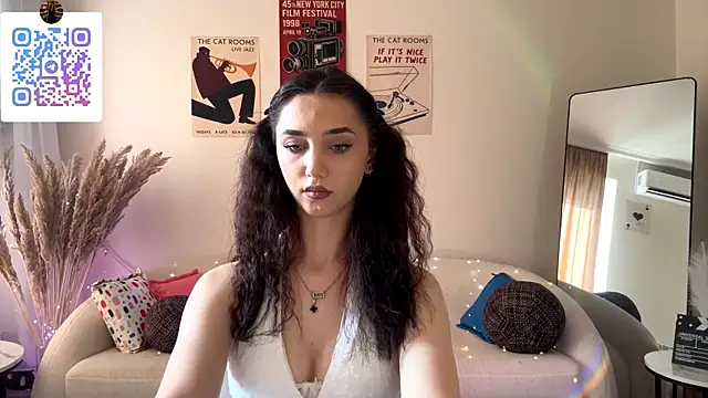 LinaMour's Live XXX Chat