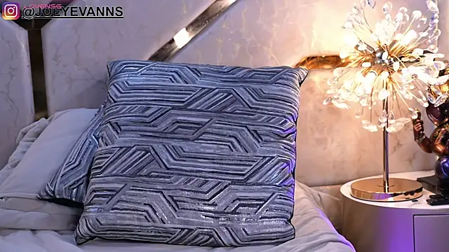 XXX chat uživo modela JOEYEVANS