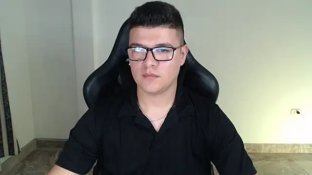Plug_Control Live XXX-chat