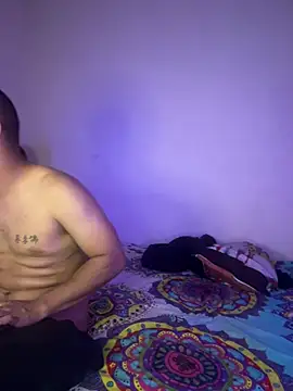 Chat +18 de chucky_karla ao vivo