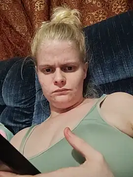 BadAssBitchMakayla Adlı Modelin Canlı XXX Sohbeti