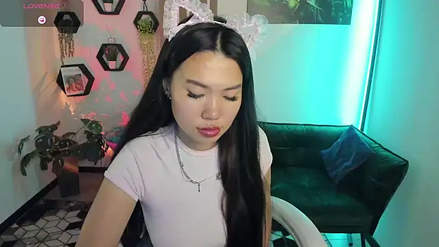 LunaPurrr 即時 XXX 聊天