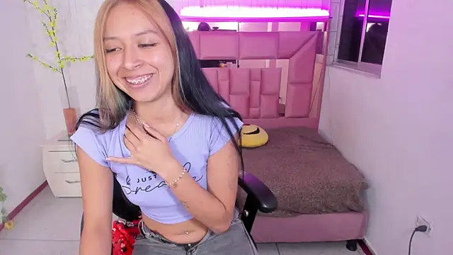 anna_moon11's Live XXX Chat