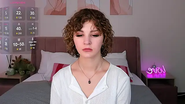Chat XXX en directo de Kira__Fluffy