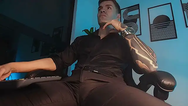 ALPHA_DOMINUS_: вебкам-шоу