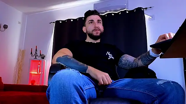 Chat XXX ao vivo de MightyAaron66
