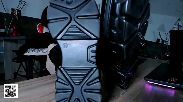 _Misha_Addams_ XXX чат на живо