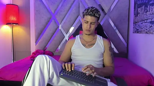 Chat +18 de dominic_connor ao vivo
