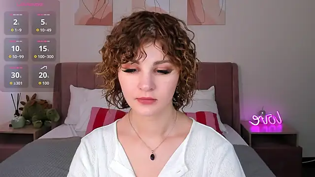 Kira__Fluffy Adlı Modelin Canlı XXX Sohbeti