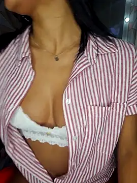 Chat +18 de moreninhasilva ao vivo