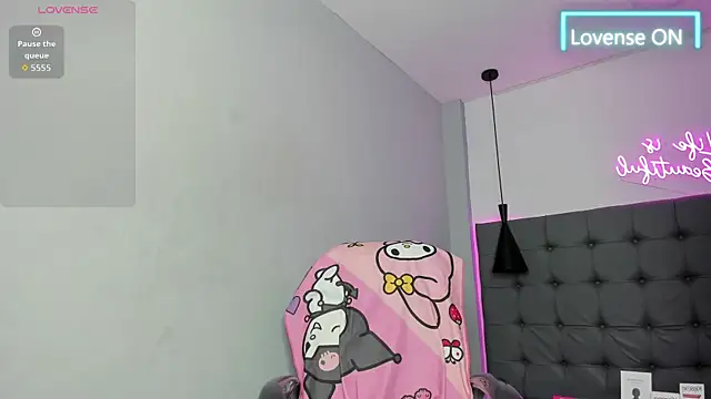scarletcherry18's Live XXX Chat