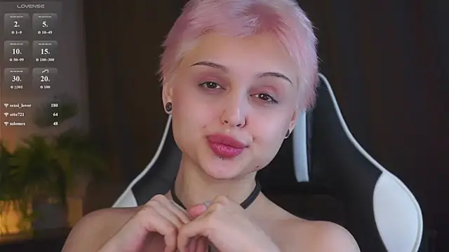 Chat XXX en directo de Emmy-Brooks