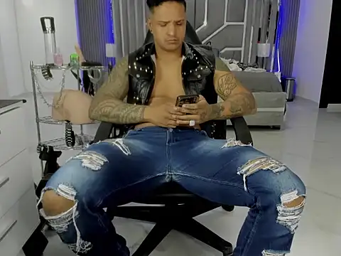 Chatroom XXX en direct de master_leather