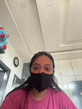 livia_dolls élő XXX-chatje