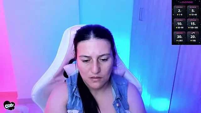 Saskyaa's Live XXX Chat