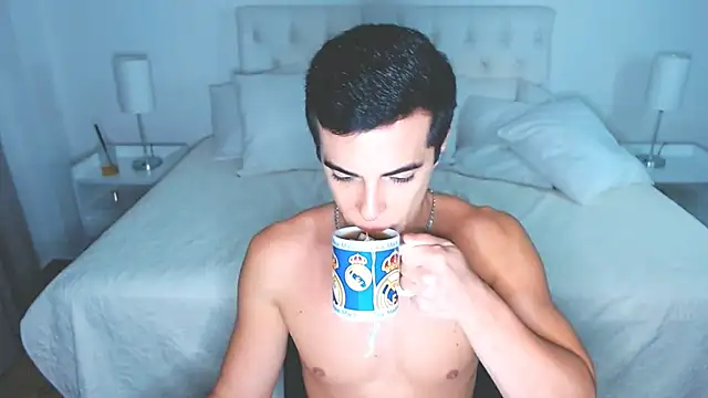 צ'אט XXX בשידור חי של mr_hunterx