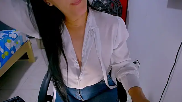 Chat XXX en directo de BitterMomXxx