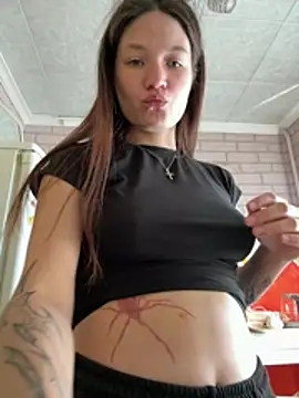 Chat +18 de cuty_milky ao vivo