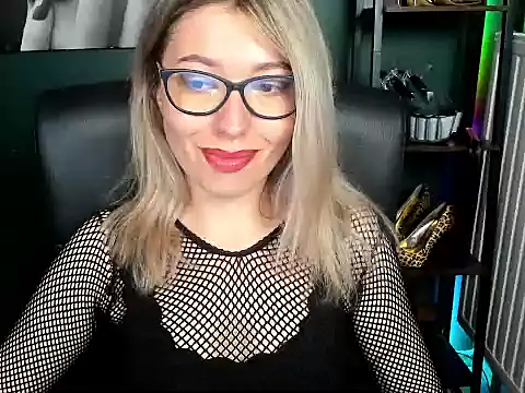 loveHeidi élő XXX-chatje