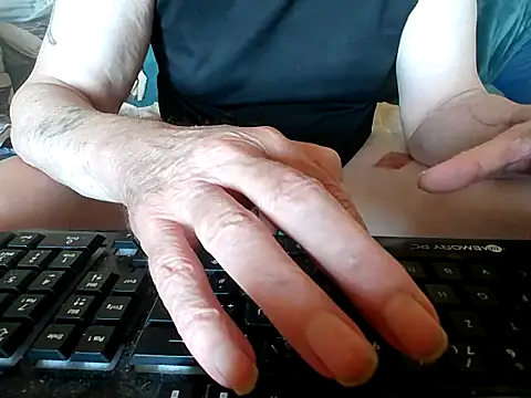 bodo1957 live XXX chat
