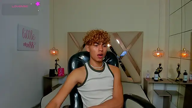 Anyelo_Twink: онлайн-секс-чат