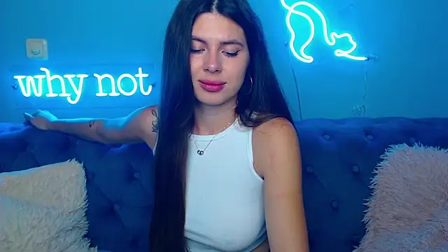 ViollinaLove Adlı Modelin Canlı XXX Sohbeti