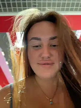 KiraSunshine Chat XXX in diretta