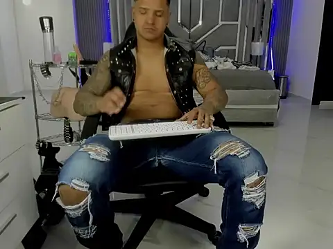 Онлайн чат XXX master_leather